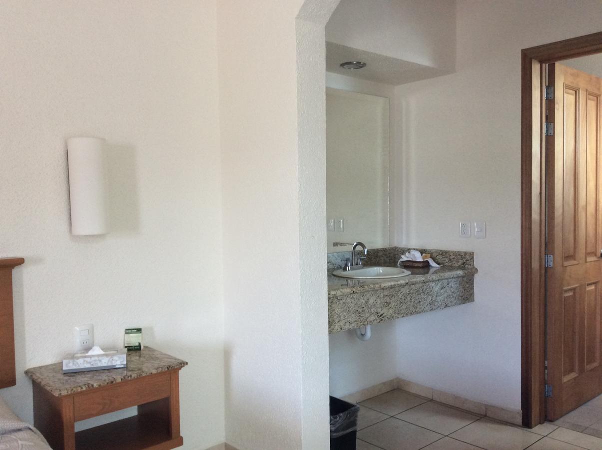 Hotel Fuerte Real Ciudad Guzman Habitación foto